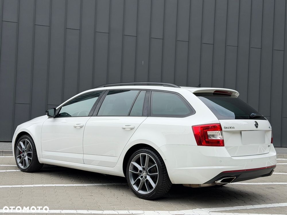 Skoda Octavia 2.0 TDI DSG RS - 9
