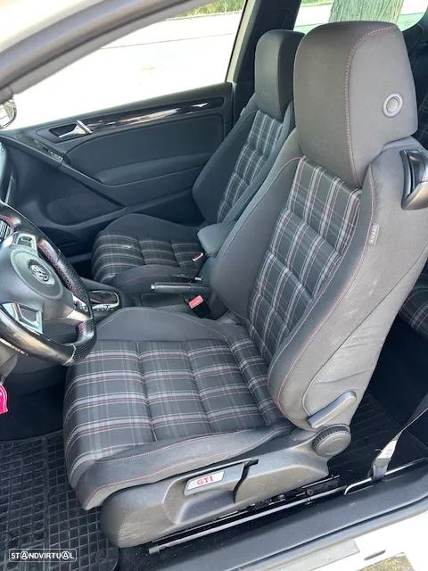 VW Golf 2.0 GTI DSG - 12
