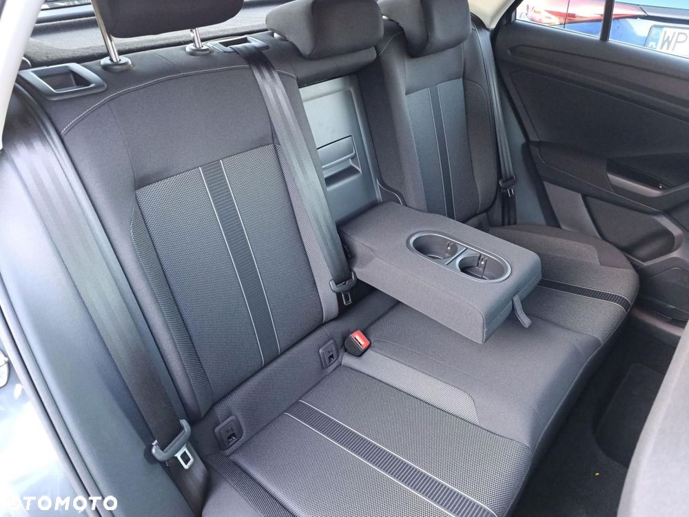 Volkswagen T-Roc - 14