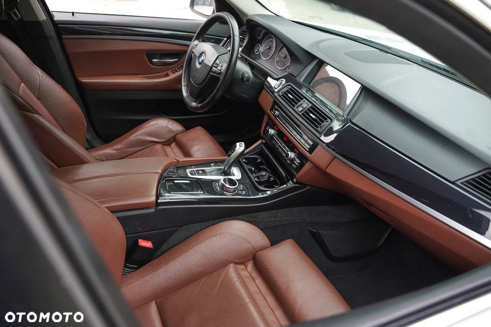 BMW Seria 5 520d - 23