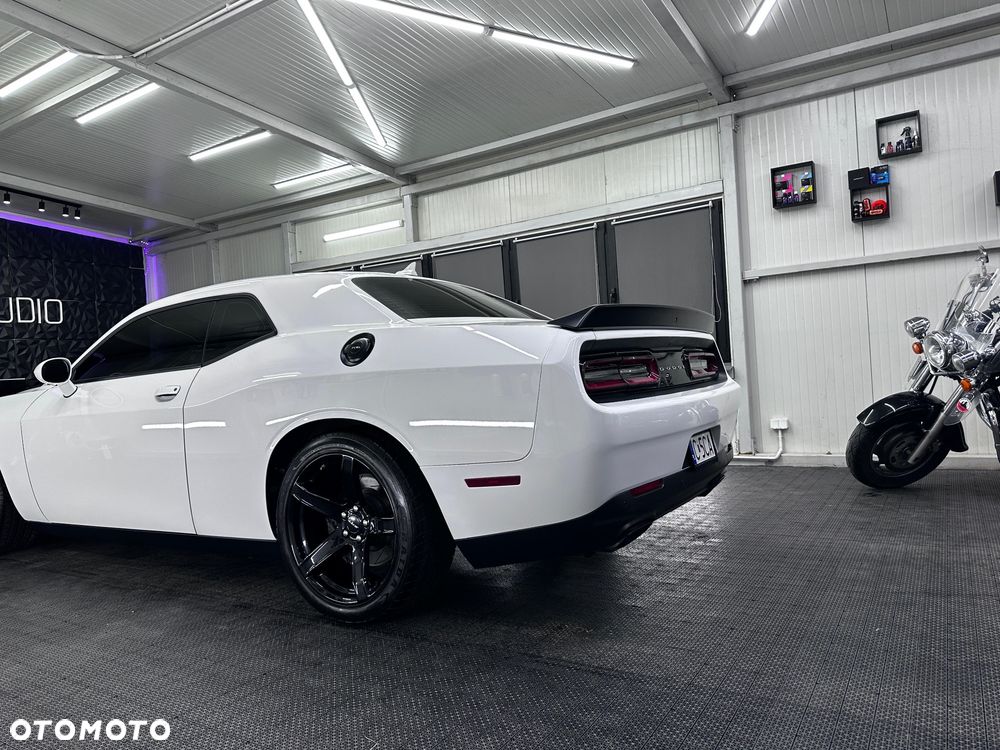 Dodge Challenger 6.2 Hellcat - 8