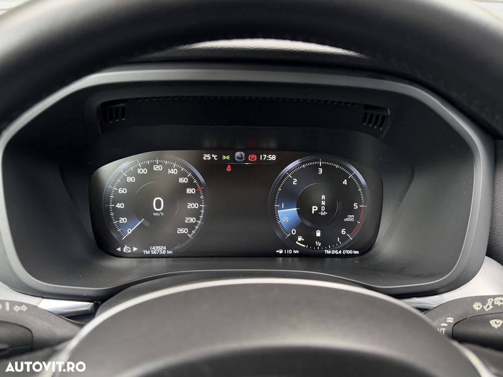 Volvo XC 60 B4 D Geartronic Momentum Pro - 24