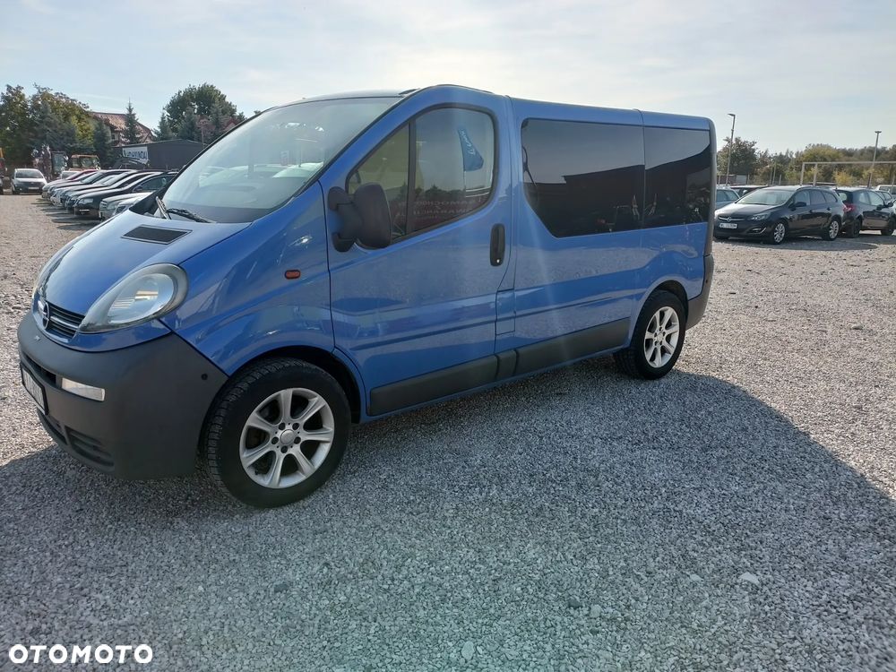 Opel Vivaro - 1