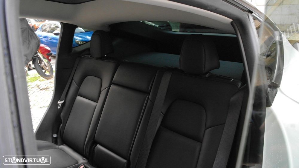 Tesla Model Y Long Range Tração Integral - 24