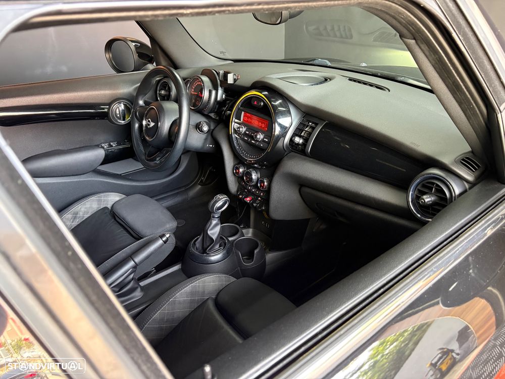 MINI 5 Portas Cooper D Aut. - 46