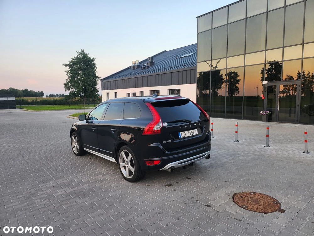 Volvo XC 60 T6 AWD R-Design - 4
