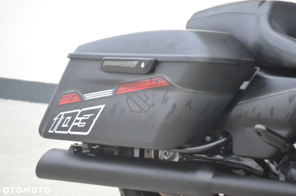 Harley-Davidson Touring Street Glide - 36