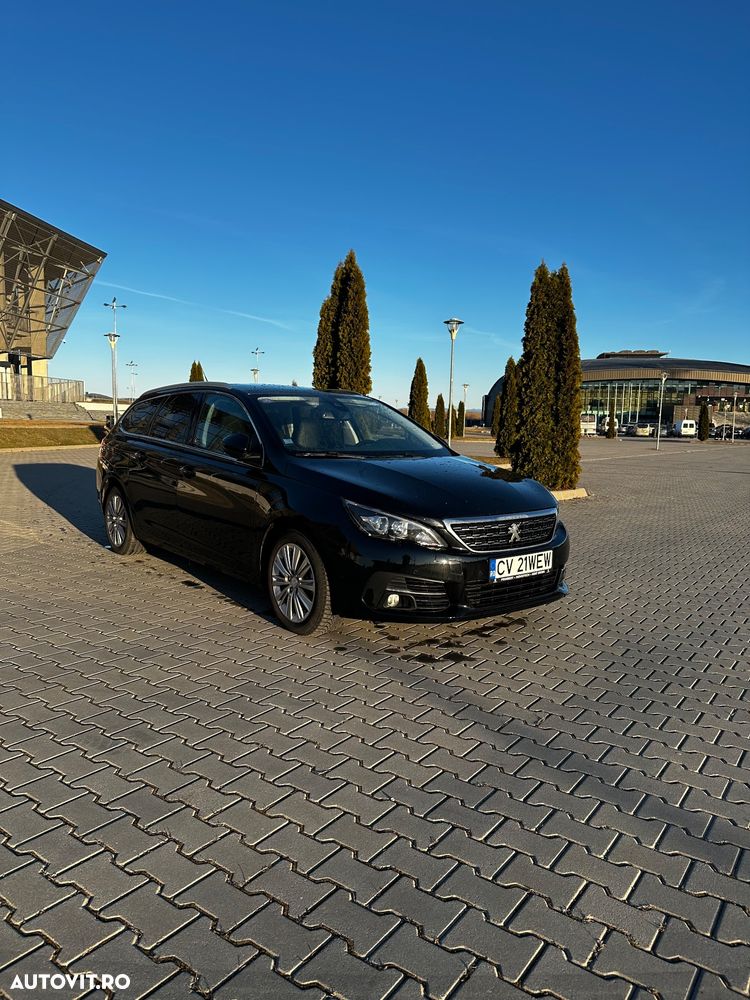 Peugeot 308 1.2 L PureTech Turbo Allure - 1