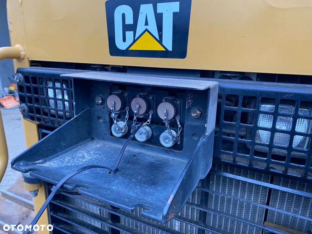 Caterpillar CAT D6N LGP, 2016 ROK, 7800 MTH, Z NIEMIEC, PIĘKNY STAN - 32