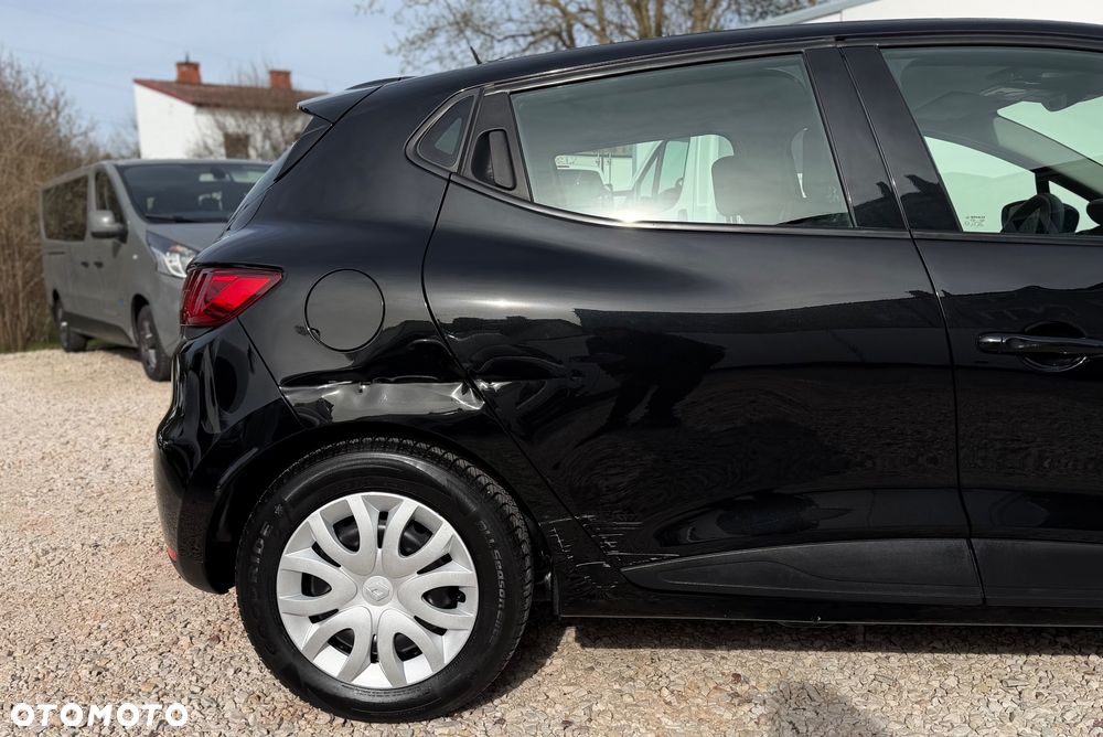 Renault Clio 1.2 16V 75 Expression - 13