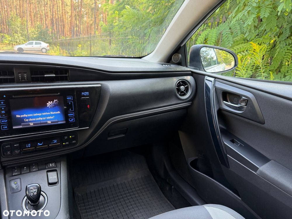 Toyota Auris - 10