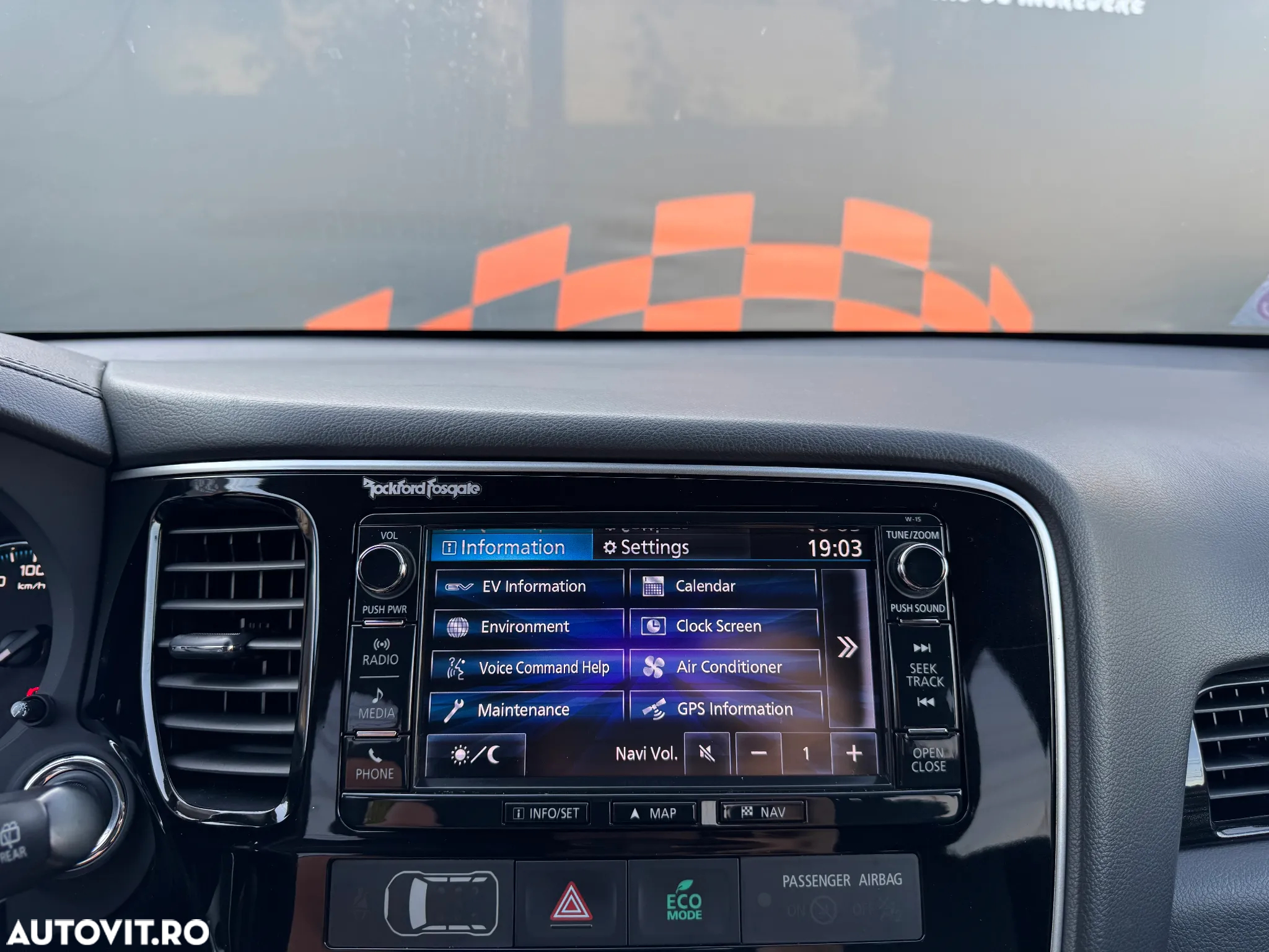 Mitsubishi Outlander 2.0 4WD Plug-In Hybrid - 22