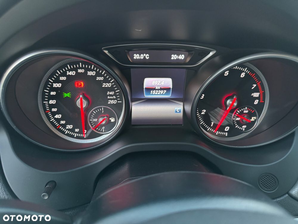 Mercedes-Benz CLA 200 AMG Line - 32