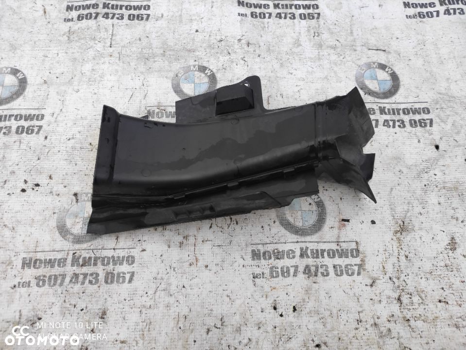 BMW E46 Benzyna Sedan Kombi Wlot powietrza na tarczę hamulcową prawy 8197928 - 1