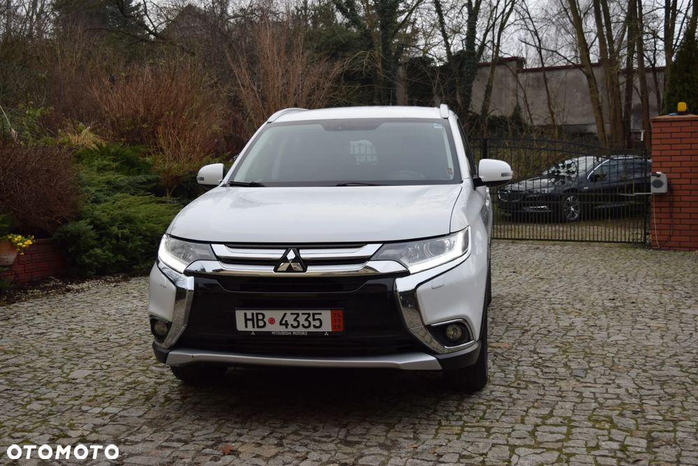 Mitsubishi Outlander 2.2 DI-D 4WD Plus - 1