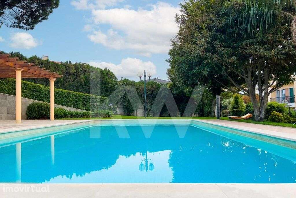 Moradia de Luxo em Zona Privilegiada de Cascais - Grande imagem: 2/46