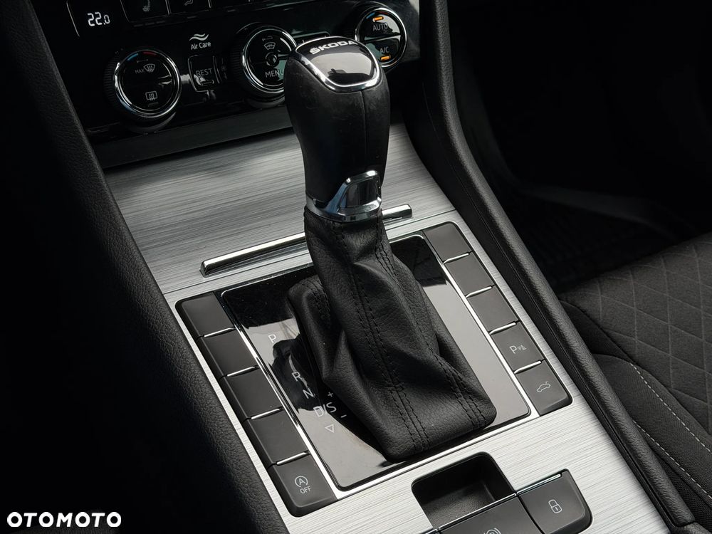 Skoda Superb 2.0 TDI SCR Ambition DSG - 22