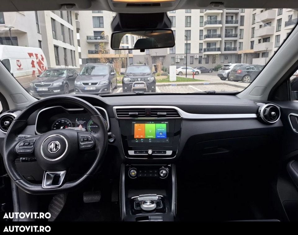 MG ZS EV Luxury - 18