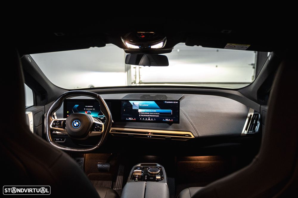 BMW iX xDrive 40 Pack Desportivo - 16