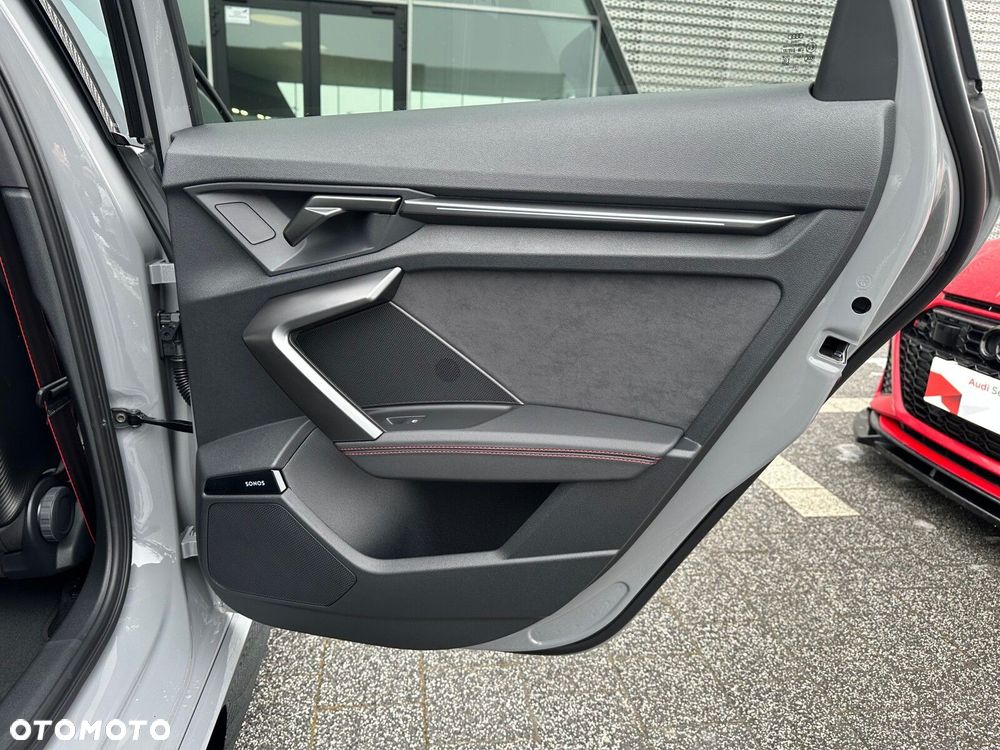 Audi RS3 Limousine - 20