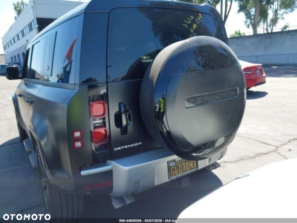 Land Rover Defender - 4