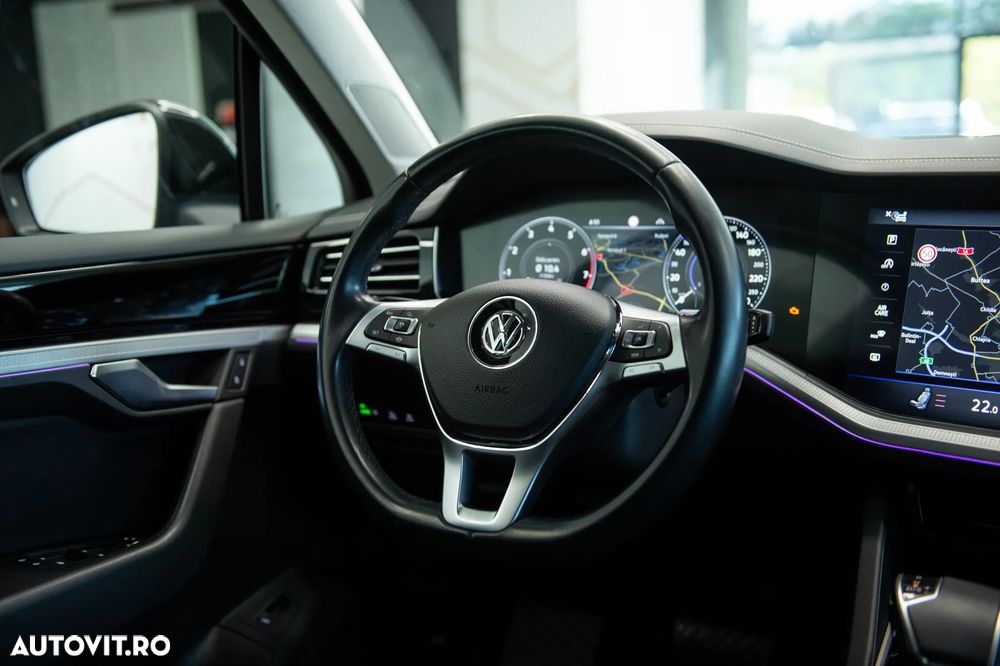 Volkswagen Touareg - 22
