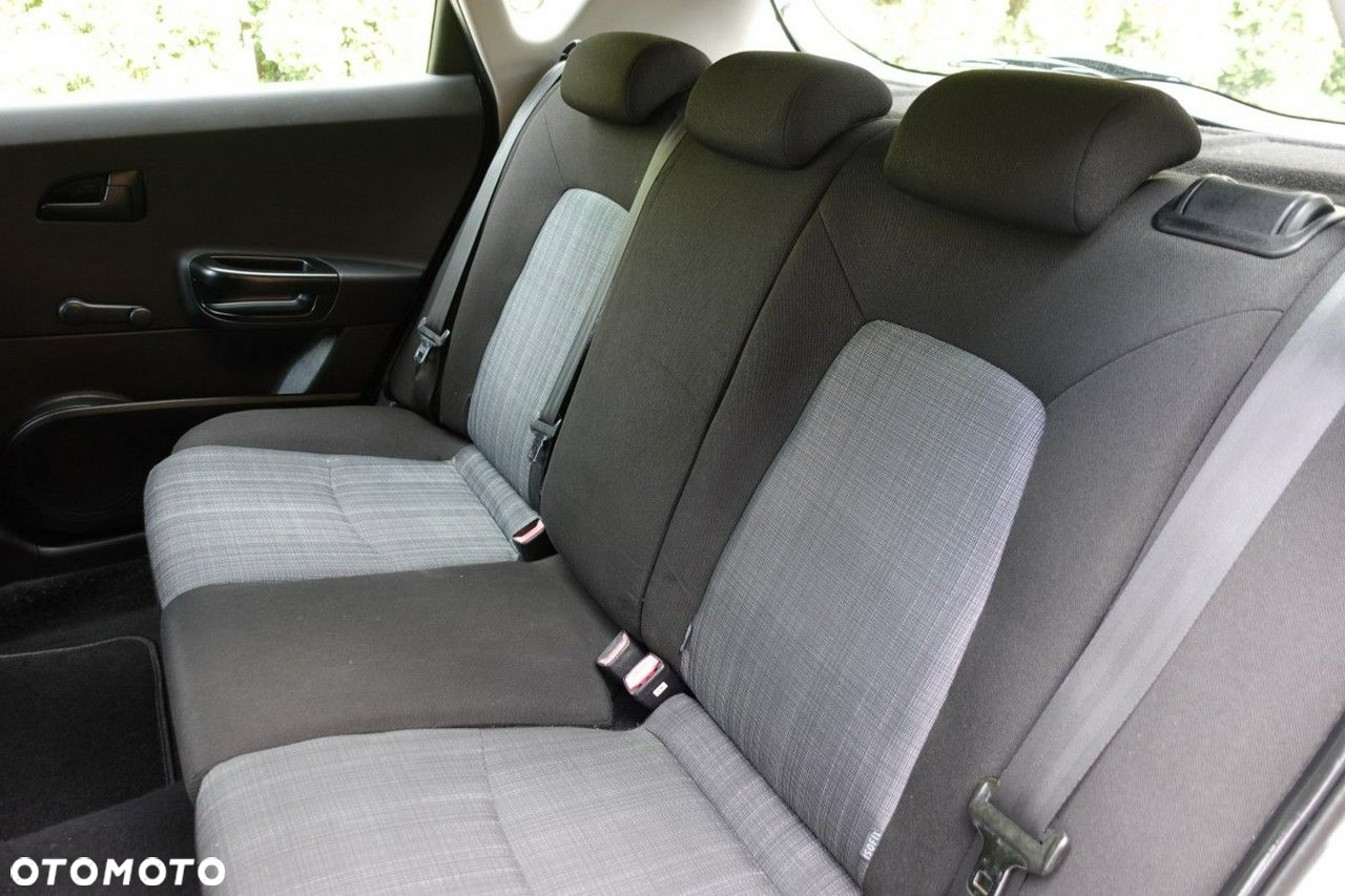 Kia Ceed - 14