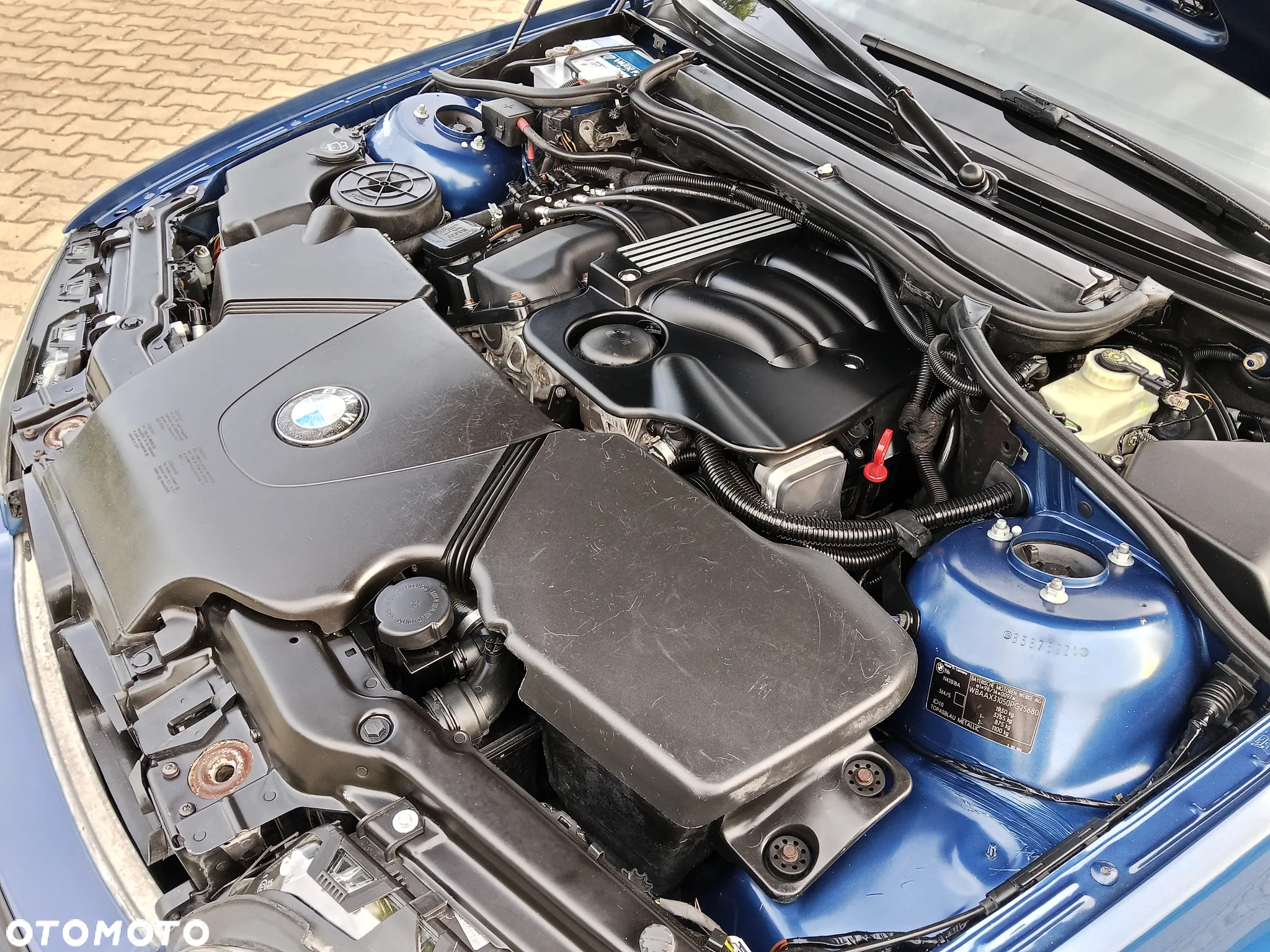 BMW Seria 3 318i Touring - 37