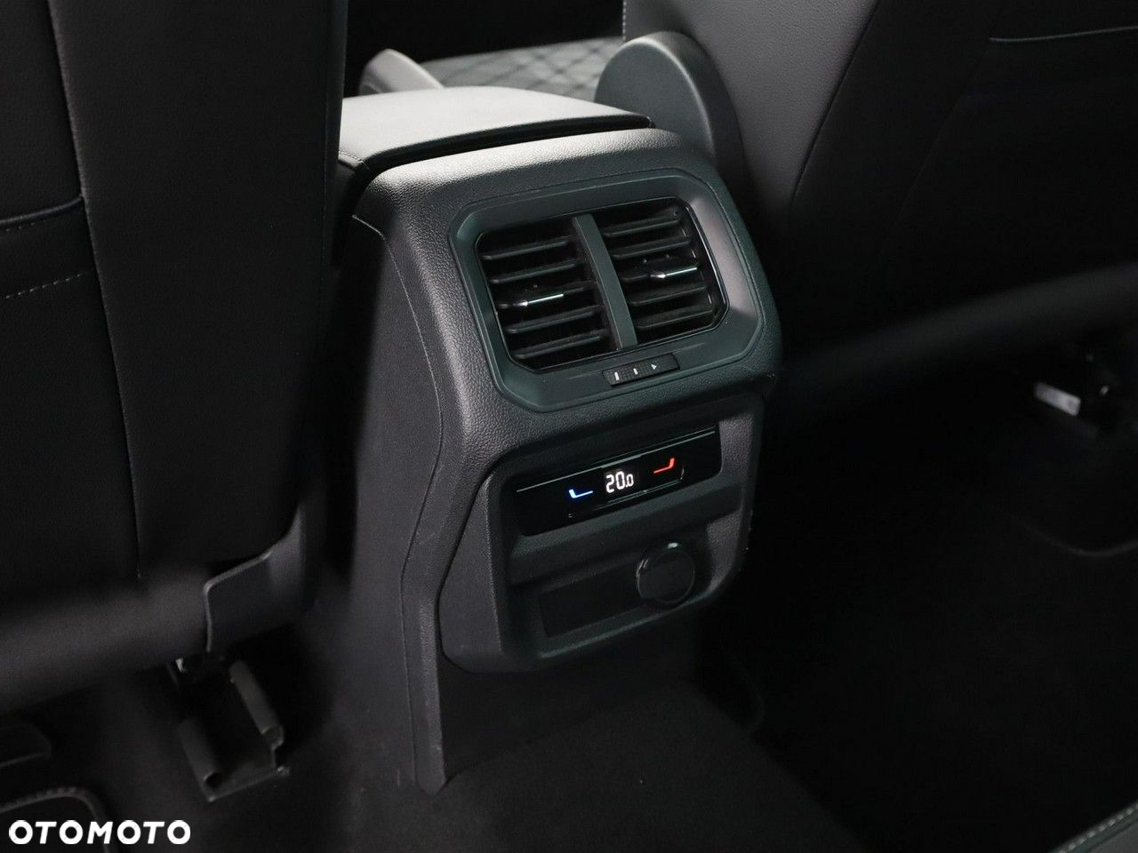 Volkswagen Tiguan 2.0 TDI SCR DSG R-Line - 34