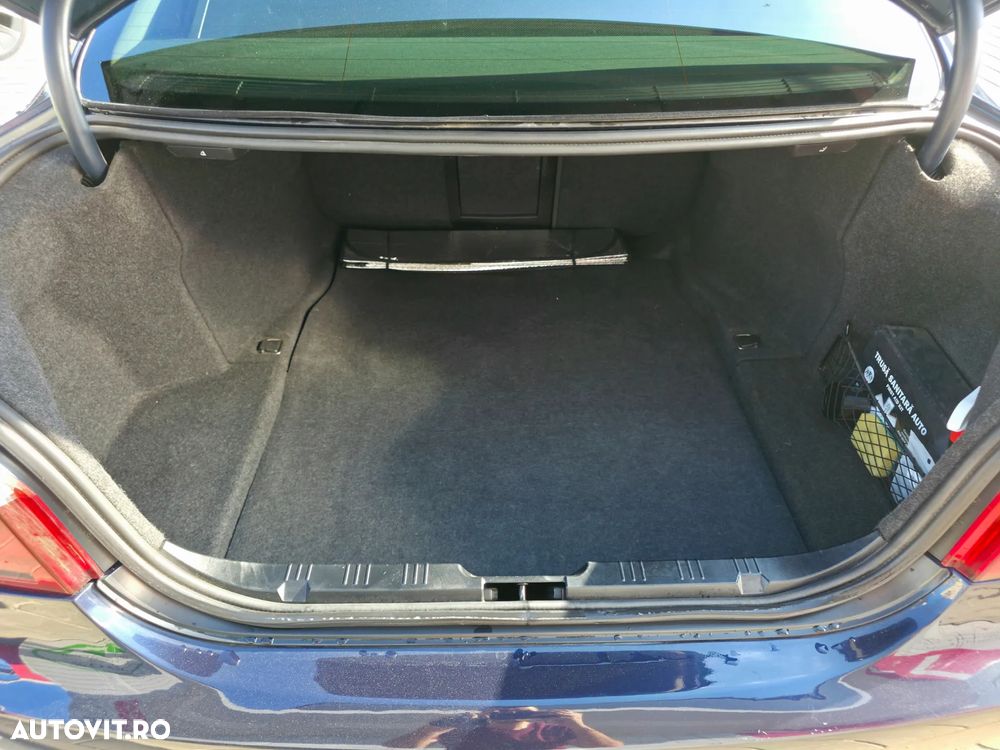 BMW Seria 5 520d - 14