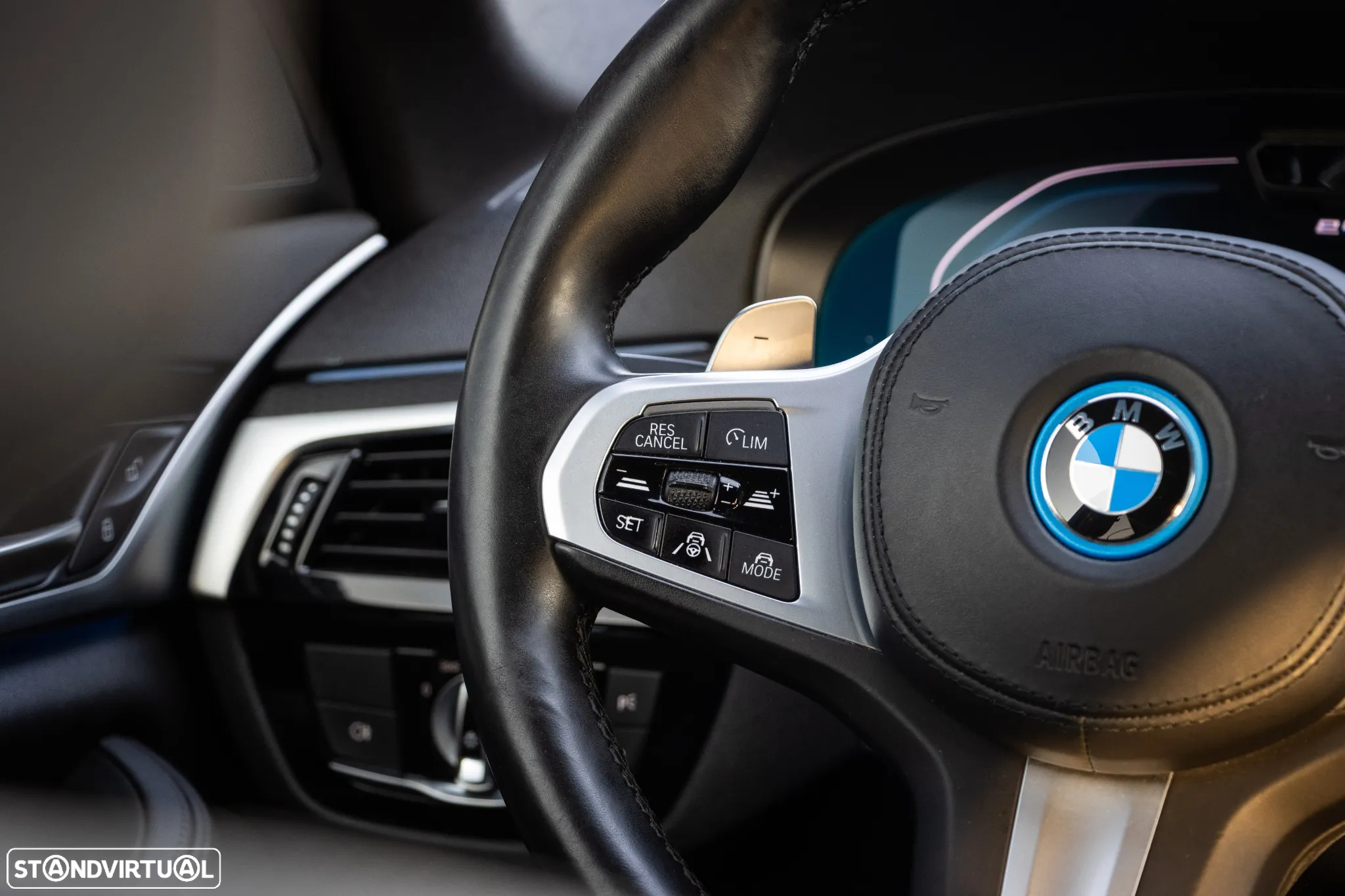 BMW 530 e Pack Desportivo M - 26
