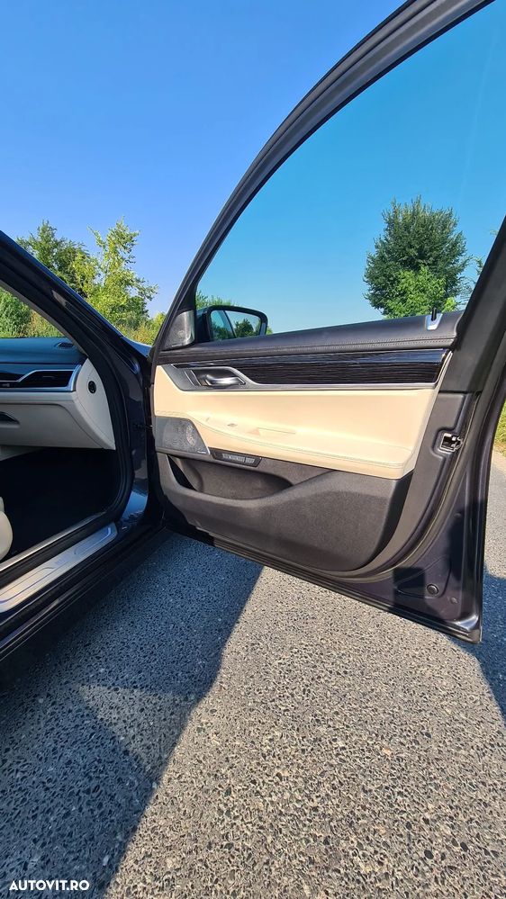 BMW Seria 7 740d xDrive - 25