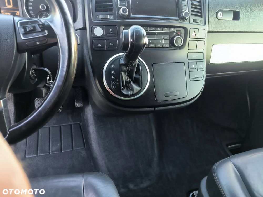 Volkswagen Multivan - 19