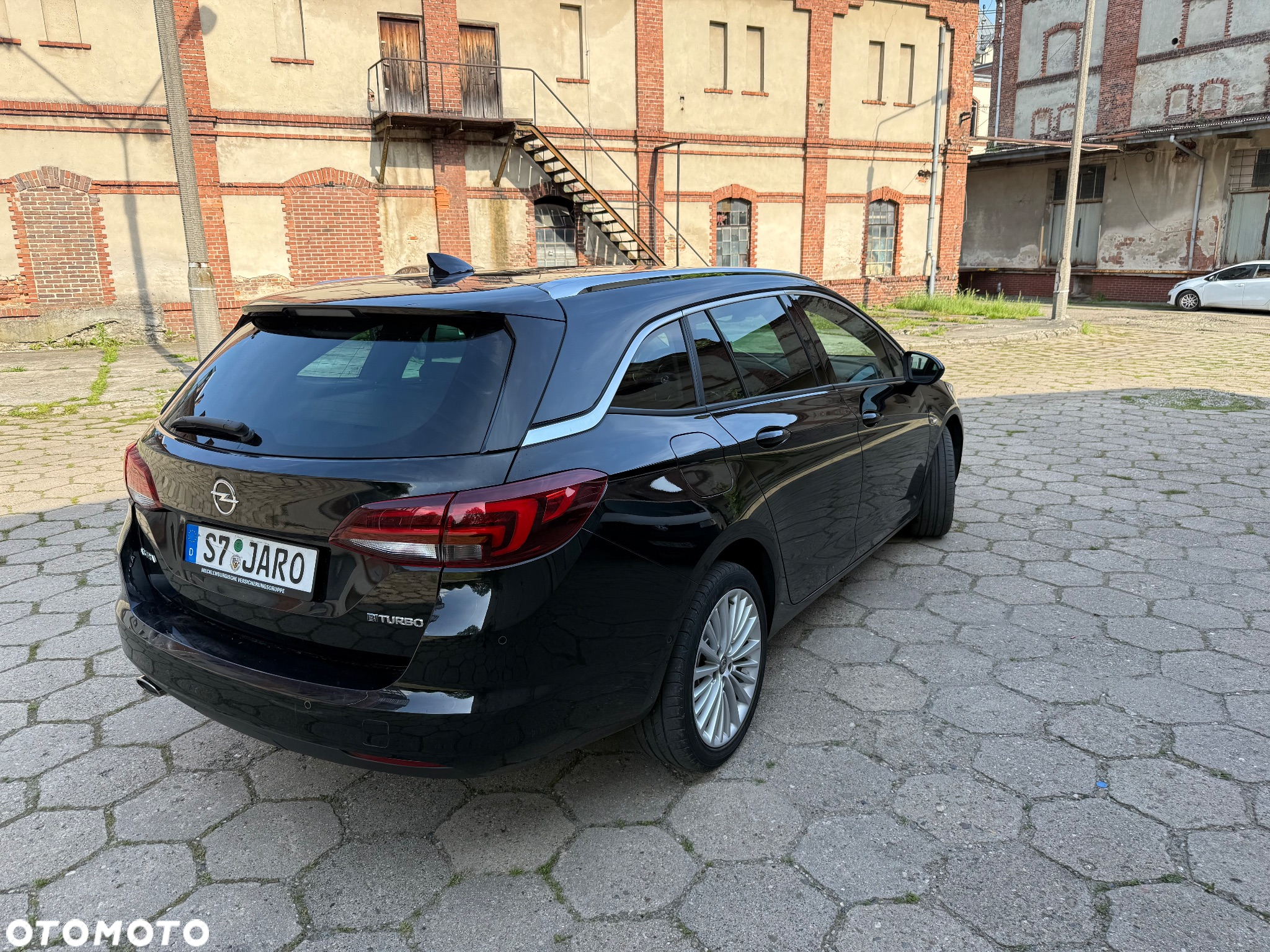 Opel Astra 1.6 BiTrb D (CDTI) Start/Stop Sports Tourer Business - 4