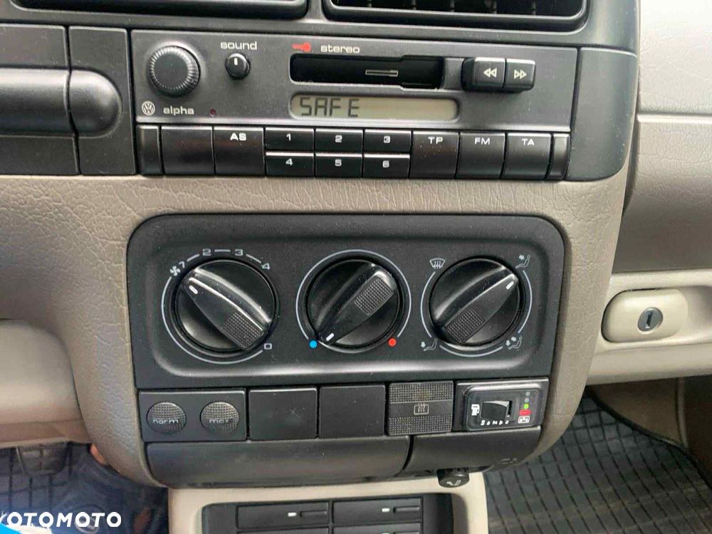 Volkswagen Vento - 10