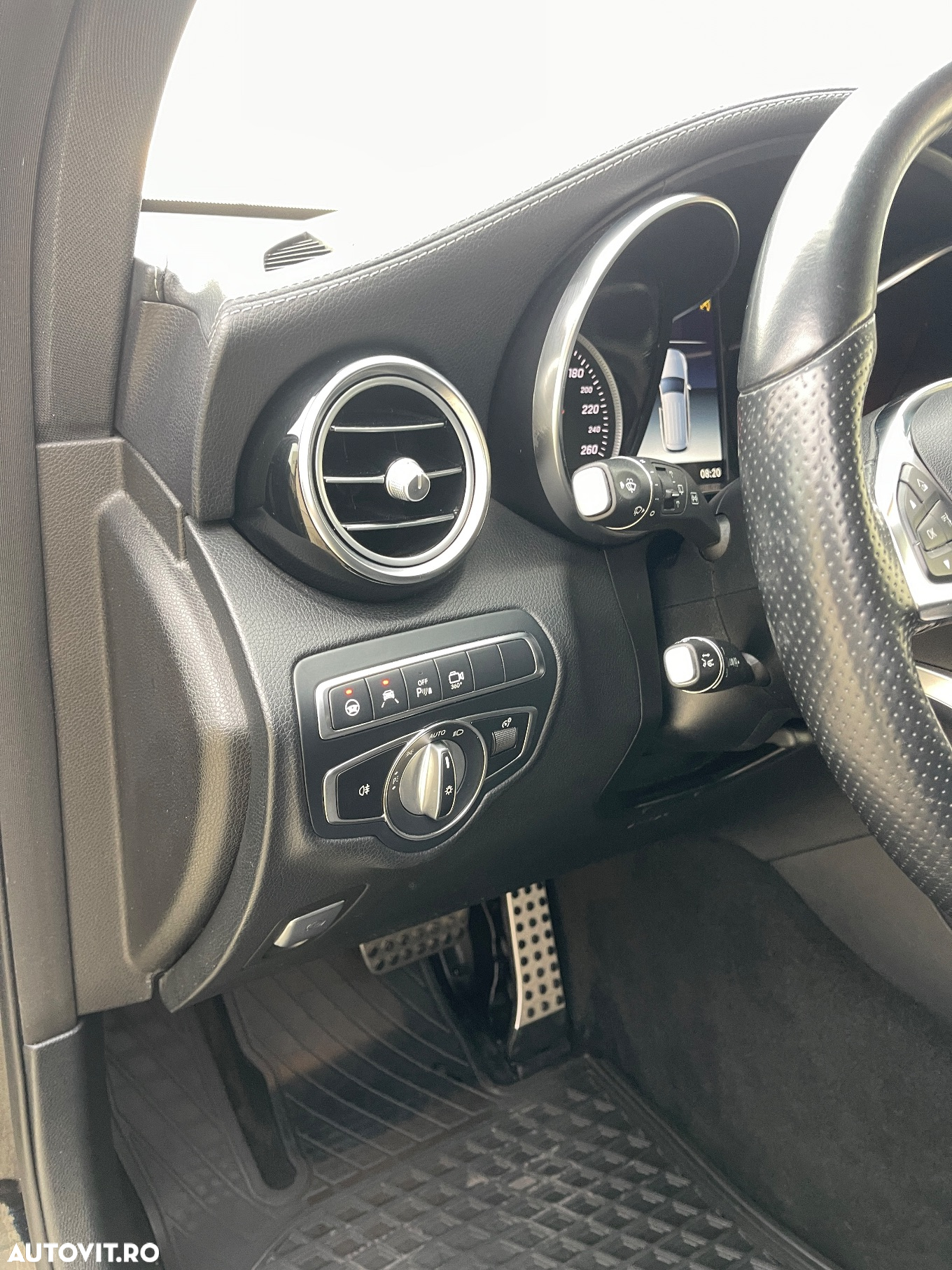 Mercedes-Benz GLC 250 d 4Matic 9G-TRONIC AMG Line - 32