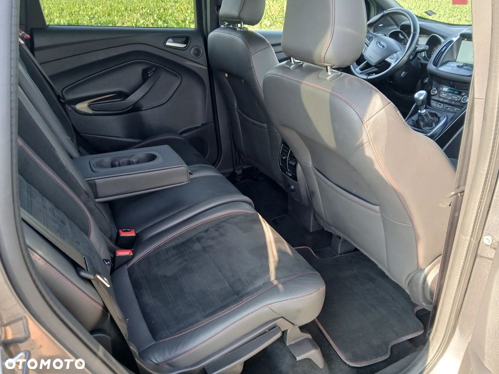 Ford Kuga 1.5 EcoBoost FWD ST-Line X - 34