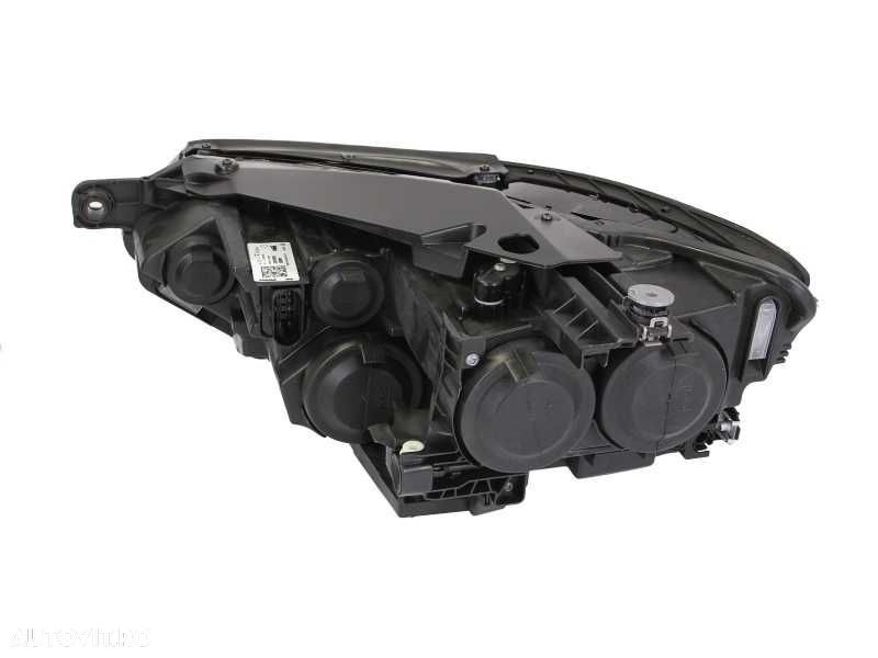 Far stanga/dreapta VW PASSAT B8 an 2014-2024 faruri noi Valeo - 2