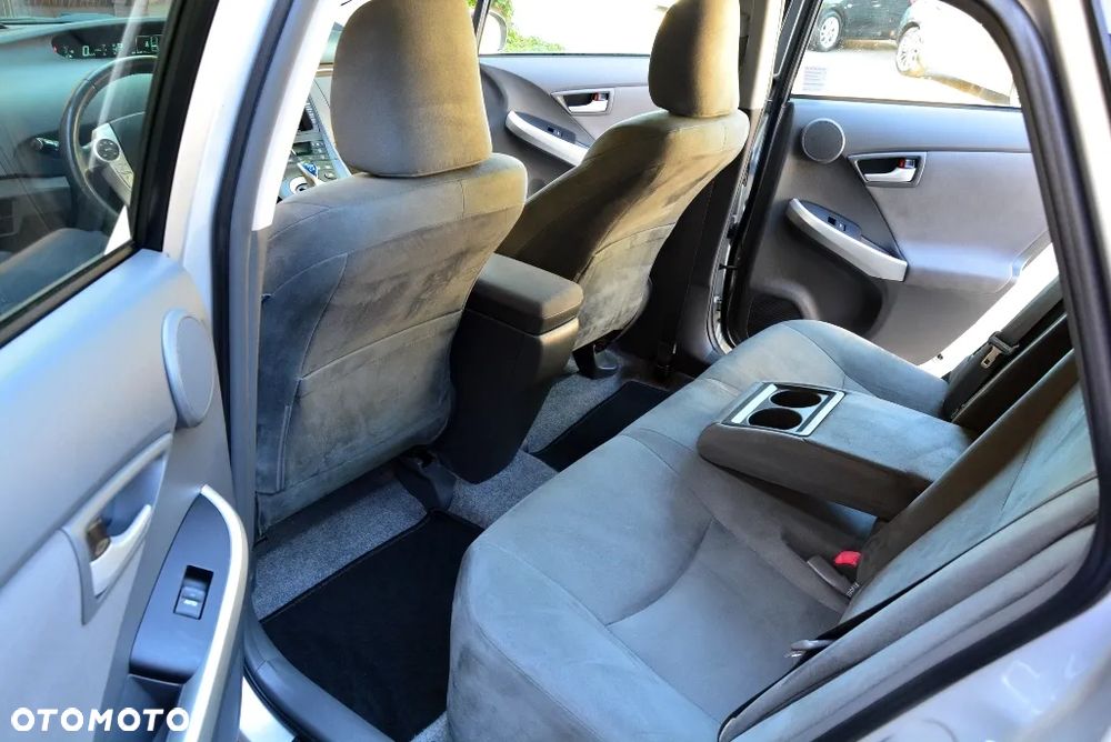 Toyota Prius (Hybrid) Comfort - 16