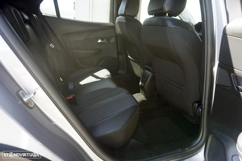 Peugeot 2008 1.2 PureTech Allure - 4