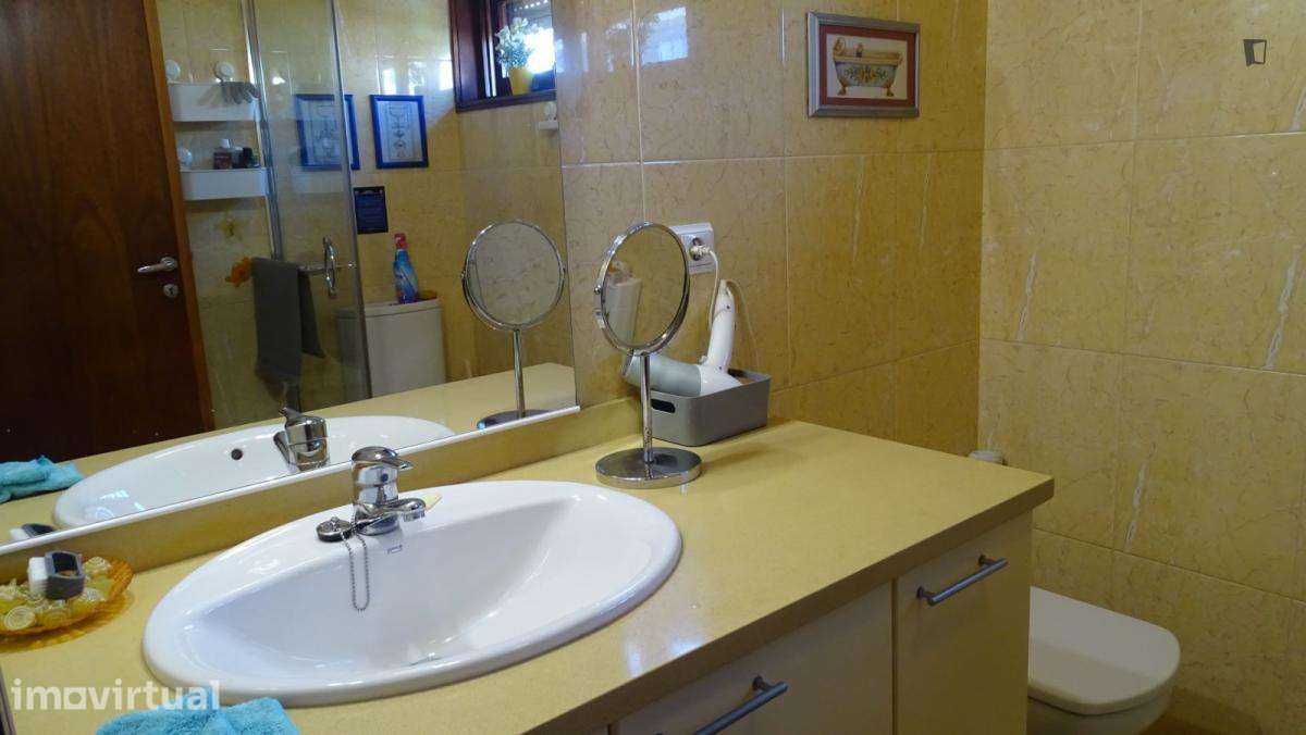 Quarto - localizado em Valongo Porto - Grande imagem: 2/18