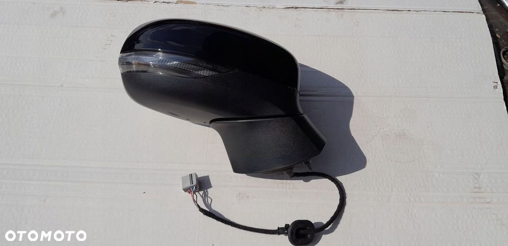 Ford Fiesta MK8 Lift 2022 Lusterko prawe 6 PIN kolor DK