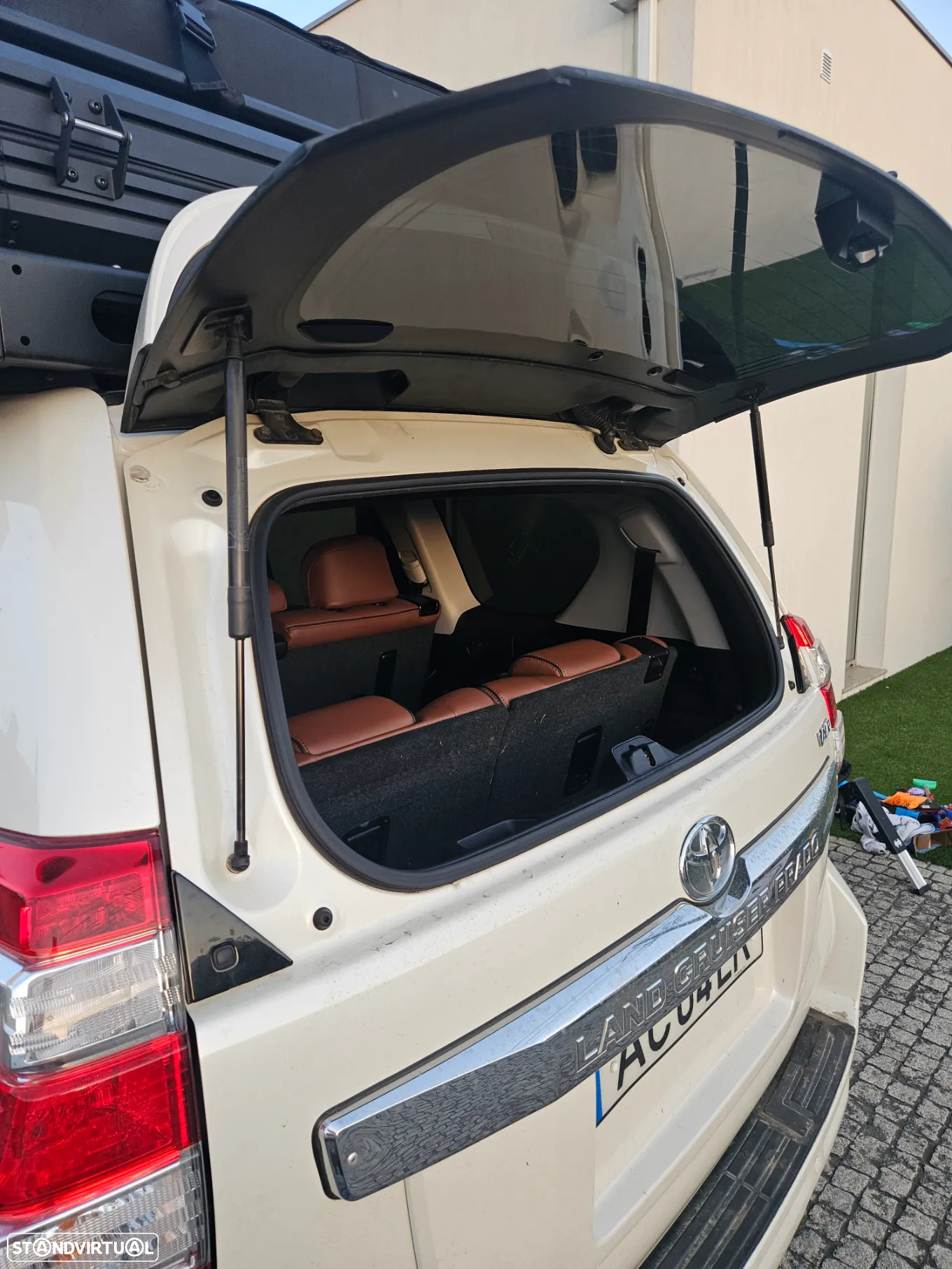 Toyota Land Cruiser - 14