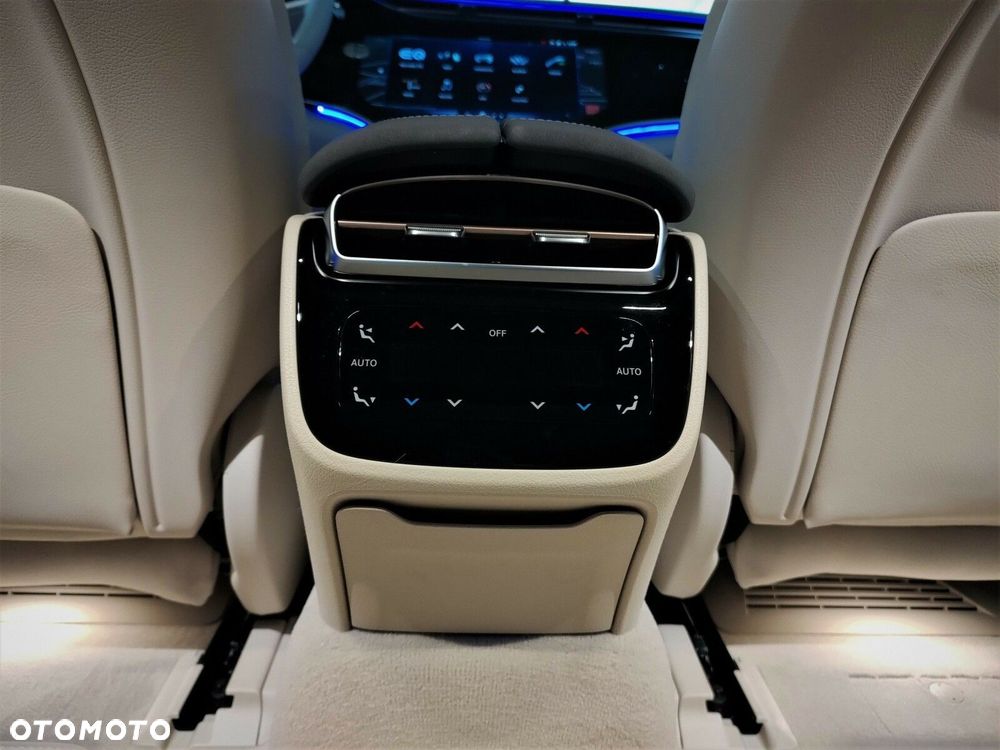 Mercedes-Benz EQS - 32