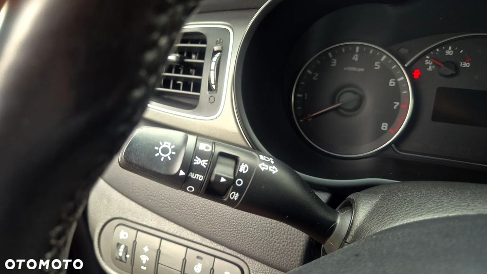 Kia Carens 1.6 GDI Dream Team Edition - 28