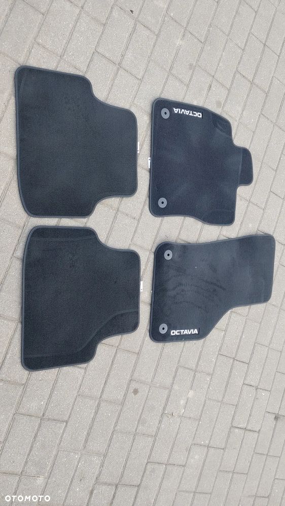 DYWANIKI WELUROWE SKODA OCTAVIA ORG 5E1061404C - 1