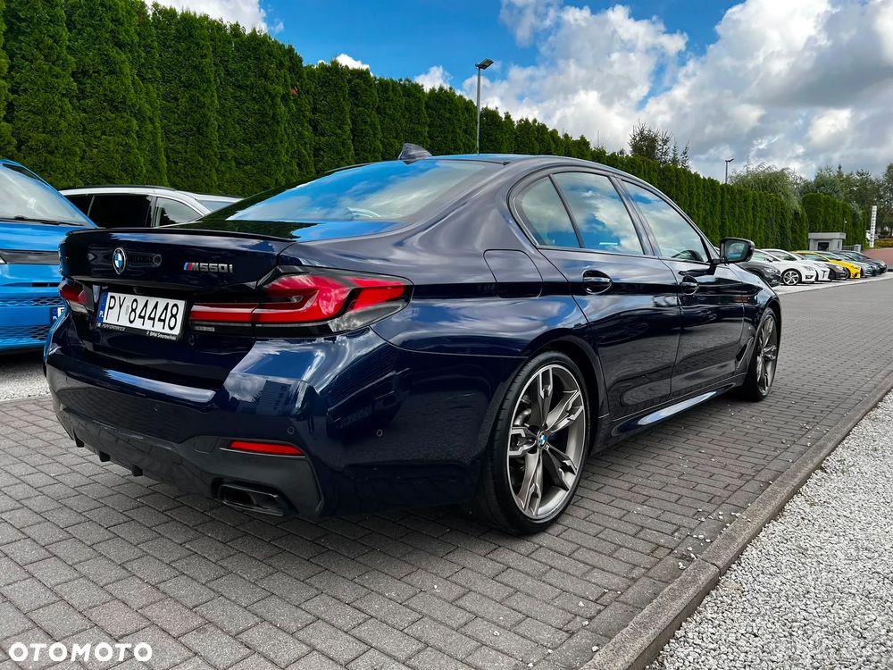 BMW Seria 5 M550i xDrive - 7