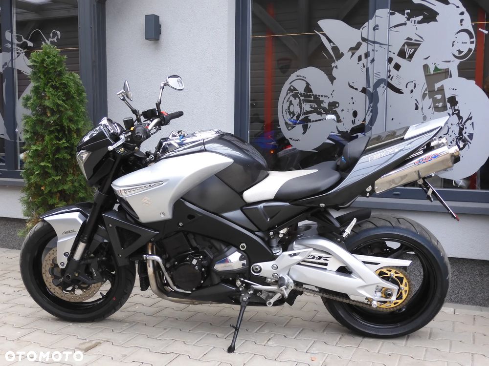 Suzuki GSX - 32