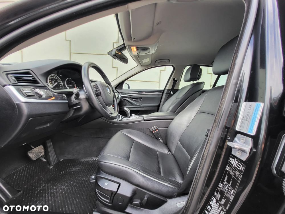BMW Seria 5 525d xDrive - 7