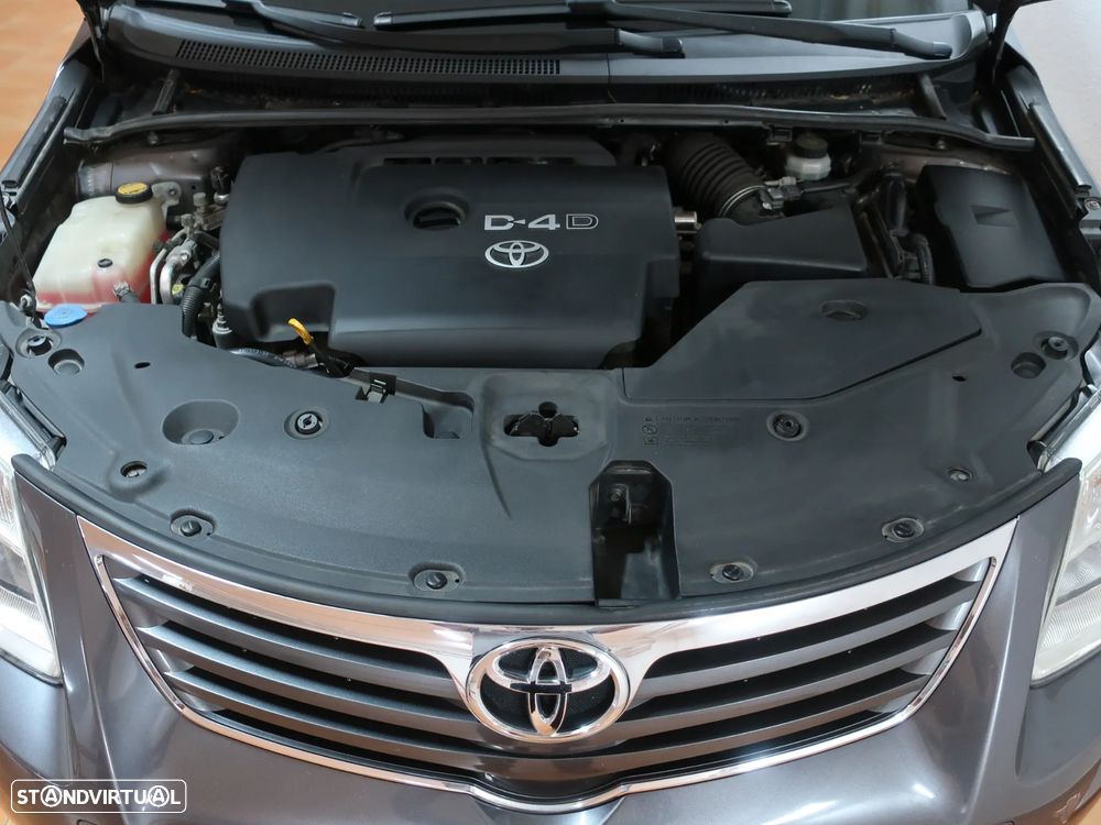 Toyota Avensis SW 2.0 D-4D Exclusive +Pele+GPS - 4